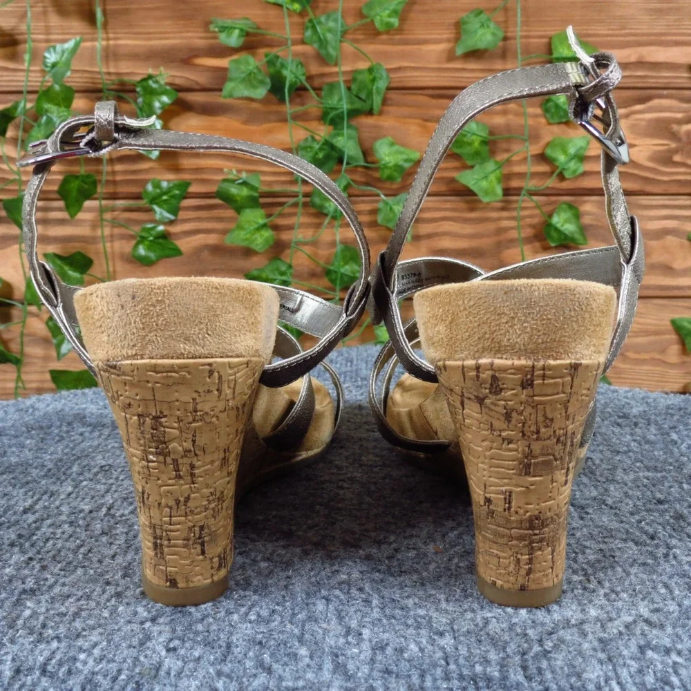 Aerosoles Plush Wedge‎ Women Strappy Sandal Size 8 Summer Metallic Pewter Cork